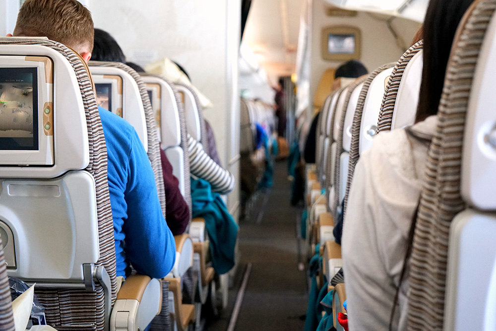 飛行機に乗るなら知っておきたい|車いす利用の搭乗手続きと準備